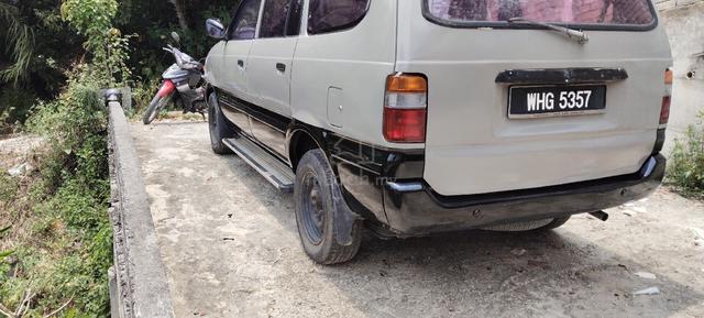 Toyota UNSER 1.8 GLI (M) - 3