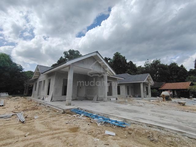 Banglo Pasir Tumboh Kubang Kerian sebelah Sekolah 1