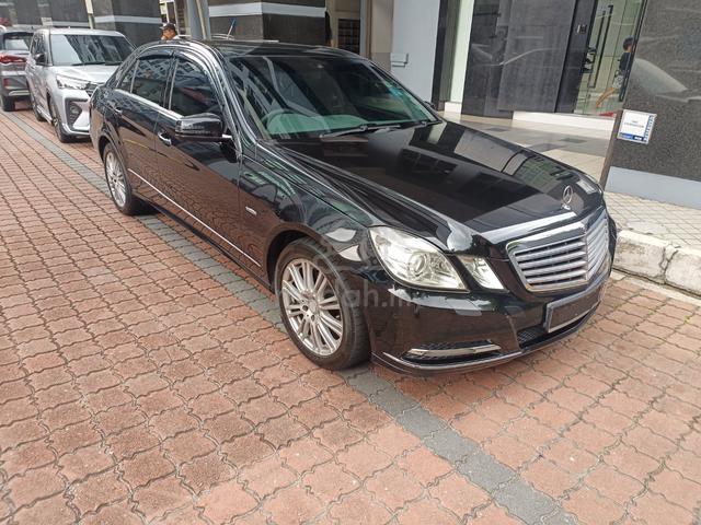 2011 Mercedes Benz E200 CGI BlueEFCY - 1