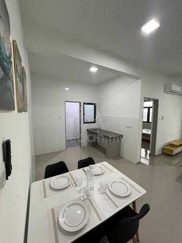 The Louvre @ Country Heights 1