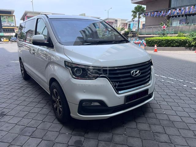 2018 Hyundai GRAND STAREX 2.5 ROYALE FACELIFT (A) - 1