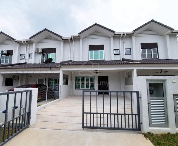 Sepang Salak Tinggi , M Senyumia Double Storey New House 1