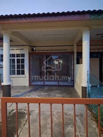 Teres Setingkat Taman Banting Baru,Banting For Rent 1