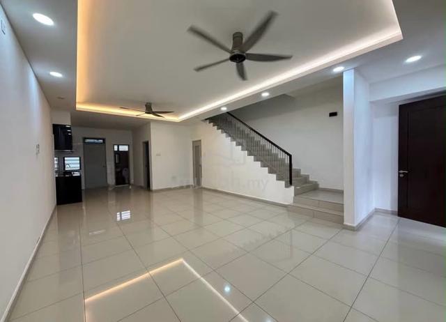 Double Storey / Bandar Dato Onn / 4 Bed 3 Bath / Partially Furnished 1