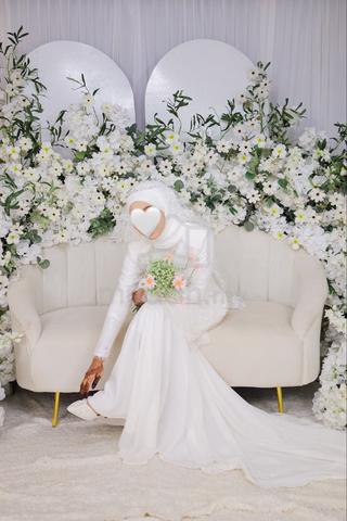 Preloved Wedding Dress - photo 2 of 4