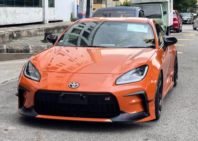 Toyota GR86 2.4 RZ (M) 10th Ann Titanium Ex bdykit - 4