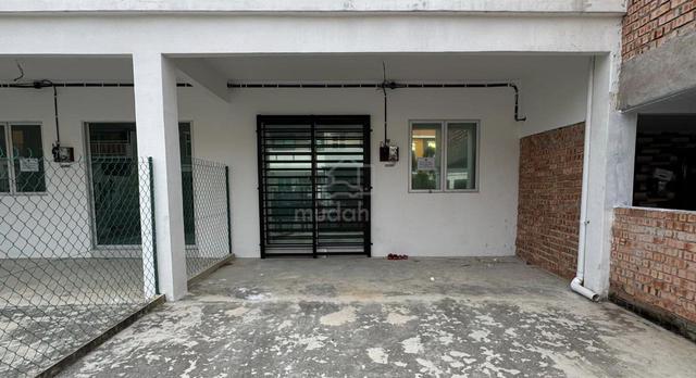 Teres 2 Tingkat Rumah Baru Taman Jasin Bestari  1