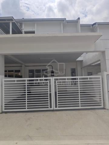 Tiara Sendayan Unit Cheap For rent with full unit grill ,water heater 1