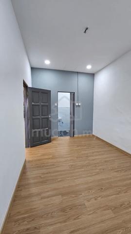 Jalan Danau Taman Desa Jaya 1