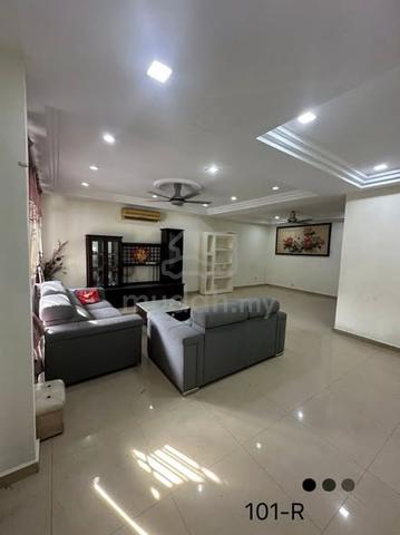 FOR RENT Bukit Tinggi Klang 2.5 Storey House 22x75 5R3B With Furnished 1