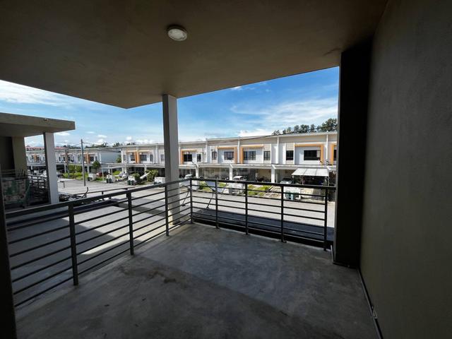 Upper Unit Townhouse Bandar Tasik kesuma 1