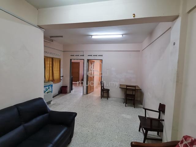 Pangsapuri Emas 1