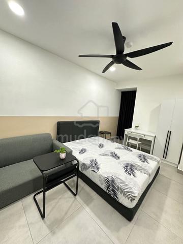 10 Mins drive🚗 to Subang Airport: Private, Fully Furnished Studio 1