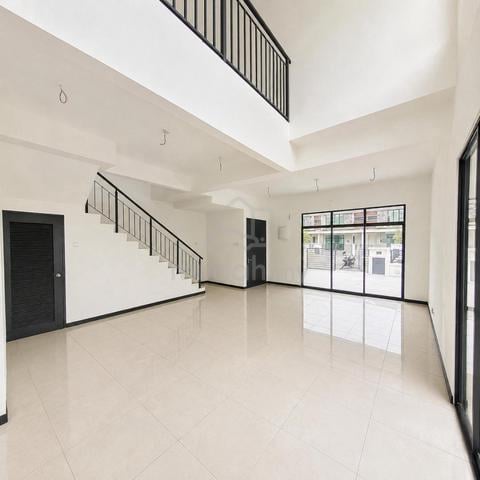 Bandar Saujana Perdana Utama 2 Storey 2 a/cond End Lot Gated Guarded 1