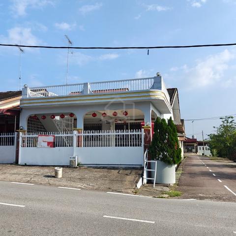 End lot with Concrete Balcony 1