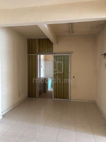Larkin Indah Apartment 1