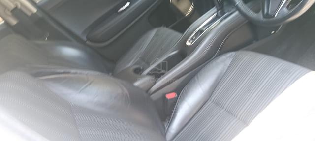 Honda hrv 1.8 v full spec year 2016 Good condition - 4