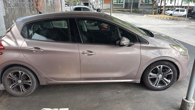 2013 Peugeot 208 1.6 VTi ALLURE (A) - 4