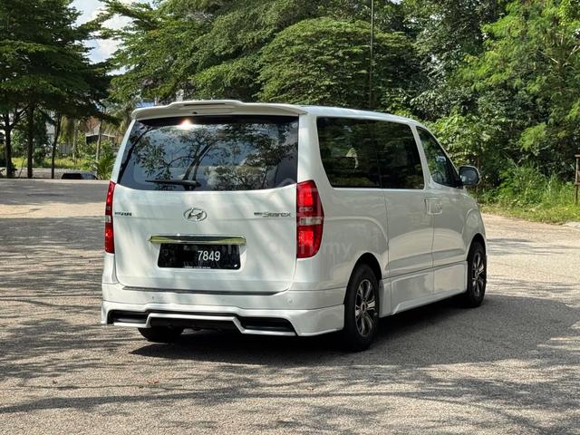 2018 Hyundai GRAND STAREX 2.5 ROYALE FACELIFT (A) - 2