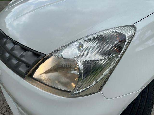 2010 NISSAN GRAND LIVINA 1.6 (A) Masih Boleh Loan! - 5