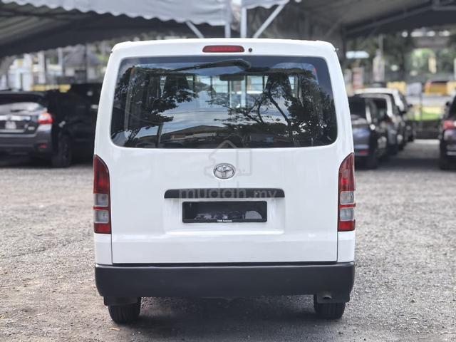 2007 Toyota Hiace 2.5 Panel Van - 4