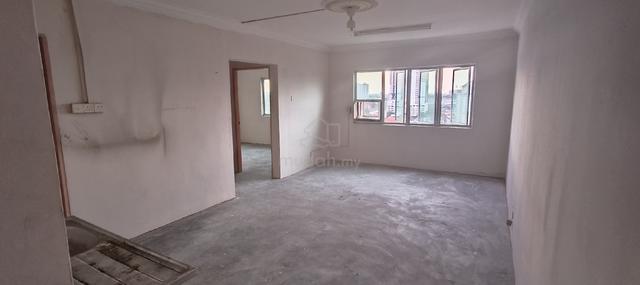 Below Bank Value Apartment with Lift *near CIQ 7min* 1