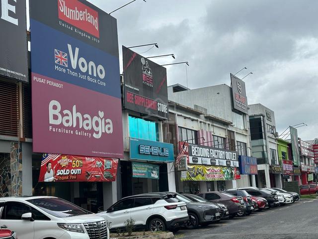 Ground Floor SHOPLOT Facing MAIN ROAD, BANGI SEKSYEN 8 1