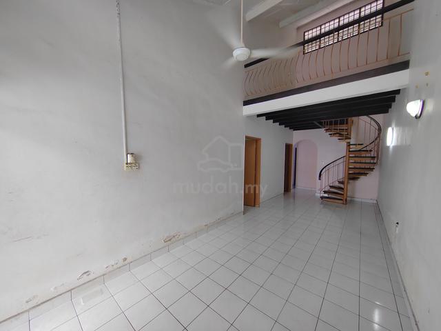 Taman Molek 1.5 Storey House For Sale 🔥 1
