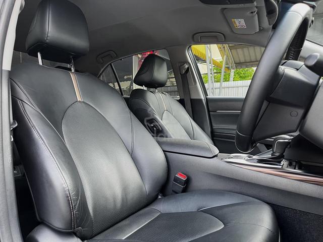 2019 Toyota CAMRY 2.5 V (A) mileage only 24k - 5