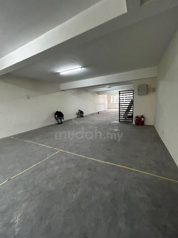 [Office with Lift] near mrt, the atmosphere commercial, seri kembangan 1