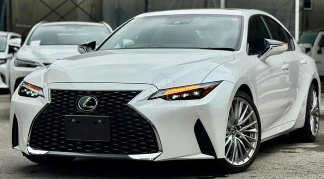 Lexus IS300 2.0 VERSION L 2021 - 2