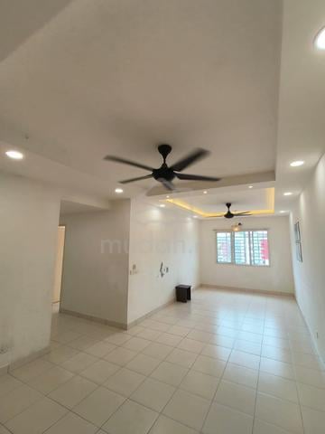 De Bayu Apartment 1