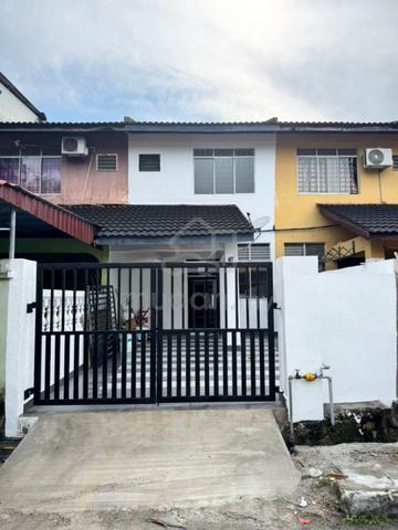 For Sale : 2 Storey Medium Low Cost at Bandar Seri Alam, Johor 1