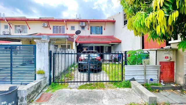 MURAH & FREEHOLD Double Storey Terrace Taman Puchong Utama 1