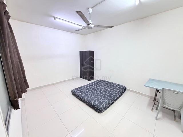 [Lelaki Saja] Big Medium Room @ PV2 Condo Setapak Taman Melati LRT 1