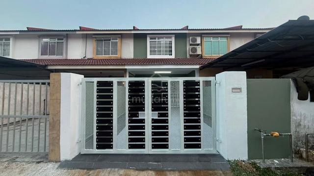 Taman Lagenda Kulai Freehold renovated double storey house for sale 1
