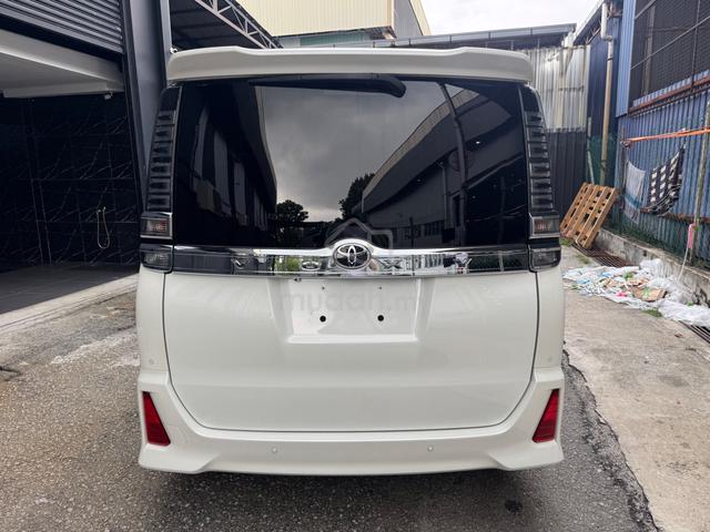 TOYOTA VOXY ZS3 2.0(a)UNREG 2021 - 4