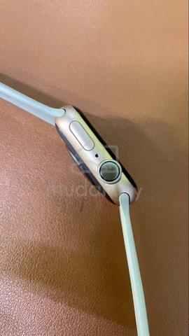 Apple Watch Series 4 - photo 4 of 5