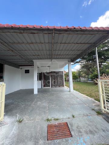 Single Storey Corner Lot Bandar Puteri Jaya For Sale 1