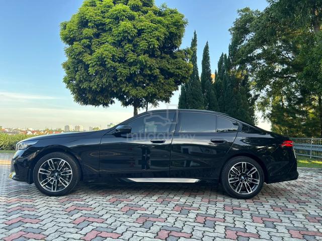 2025 2026 Bmw 520I 2.0 M SPORT 3K KM 5MTH WRTY2031 - 2