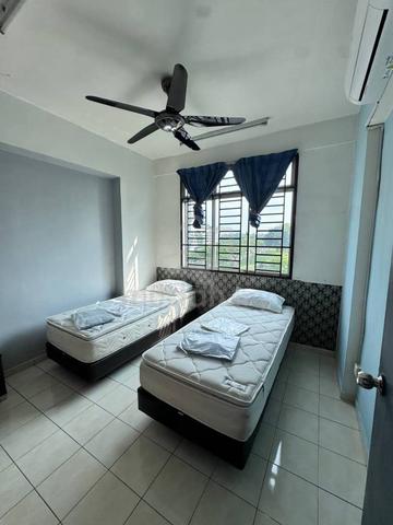 Indah Court Apartment (Bukit Indah) 1