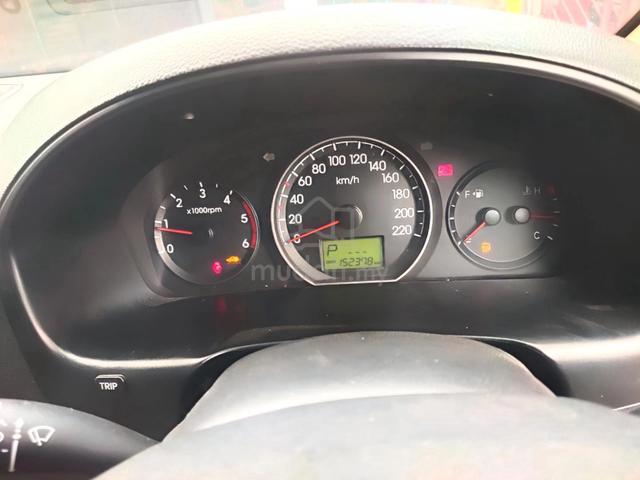 2011 Loan Kedai Hyundai GRAND STAREX 2.5 ROYALE(A) - 4