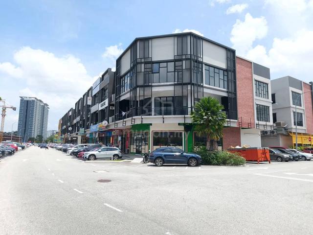 Roi :7 % + ,3 sty CORNER Shop for SALE @ Shah Alam 1