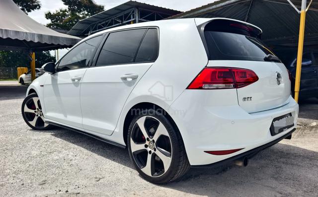 2014 Volkswagen GOLF 2.0 GTi TSI boleh loan kedai - 2