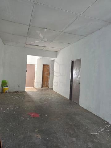 Puchong Utama Court 1 1