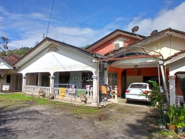 Tanah Zon Industri Tepi Jalan & 3 Buah Rumah , Batu 18 Hulu Langat 1