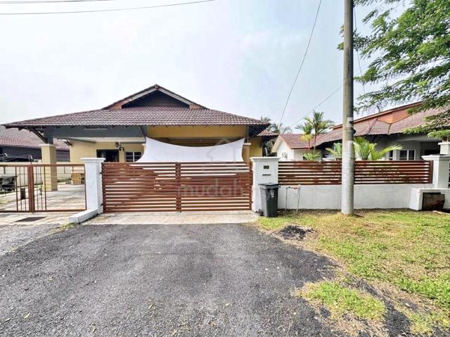 HUGE LAND FACING OPEN Single Storey SEMI D Taman Desaria Nilai 1