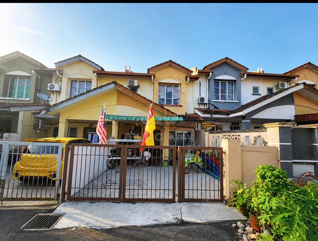 RUMAH BESAR DUA TINGKAT 5 bilik 3 Tandas DI SEK 2 bangi 1