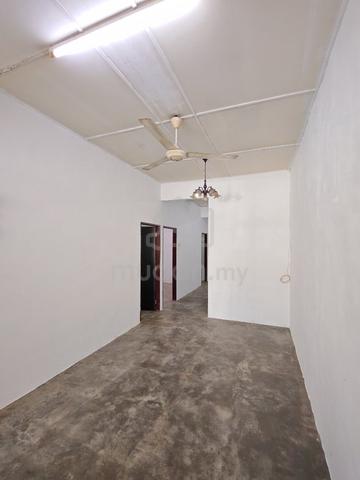 NEWLY REFURBISHED Single Storey Terrace Taman Selesa Bedong For Sale 1