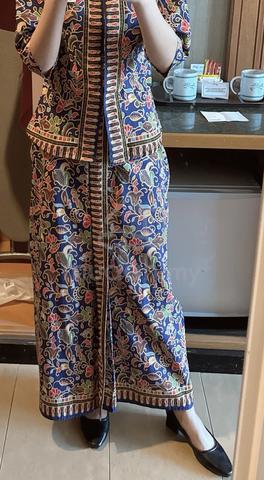 batik baju kurung - photo 2 of 6